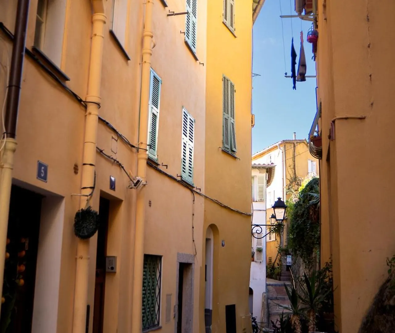 Vieux Menton Grand Studio Ensoleille Apartment