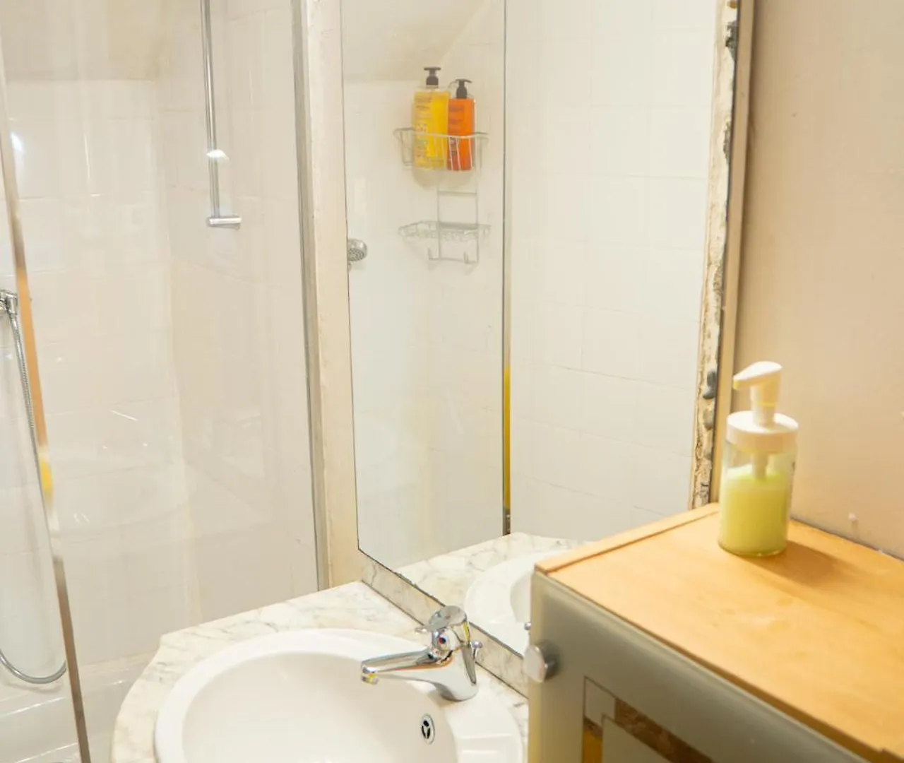 Vieux Menton Grand Studio Ensoleille Apartment