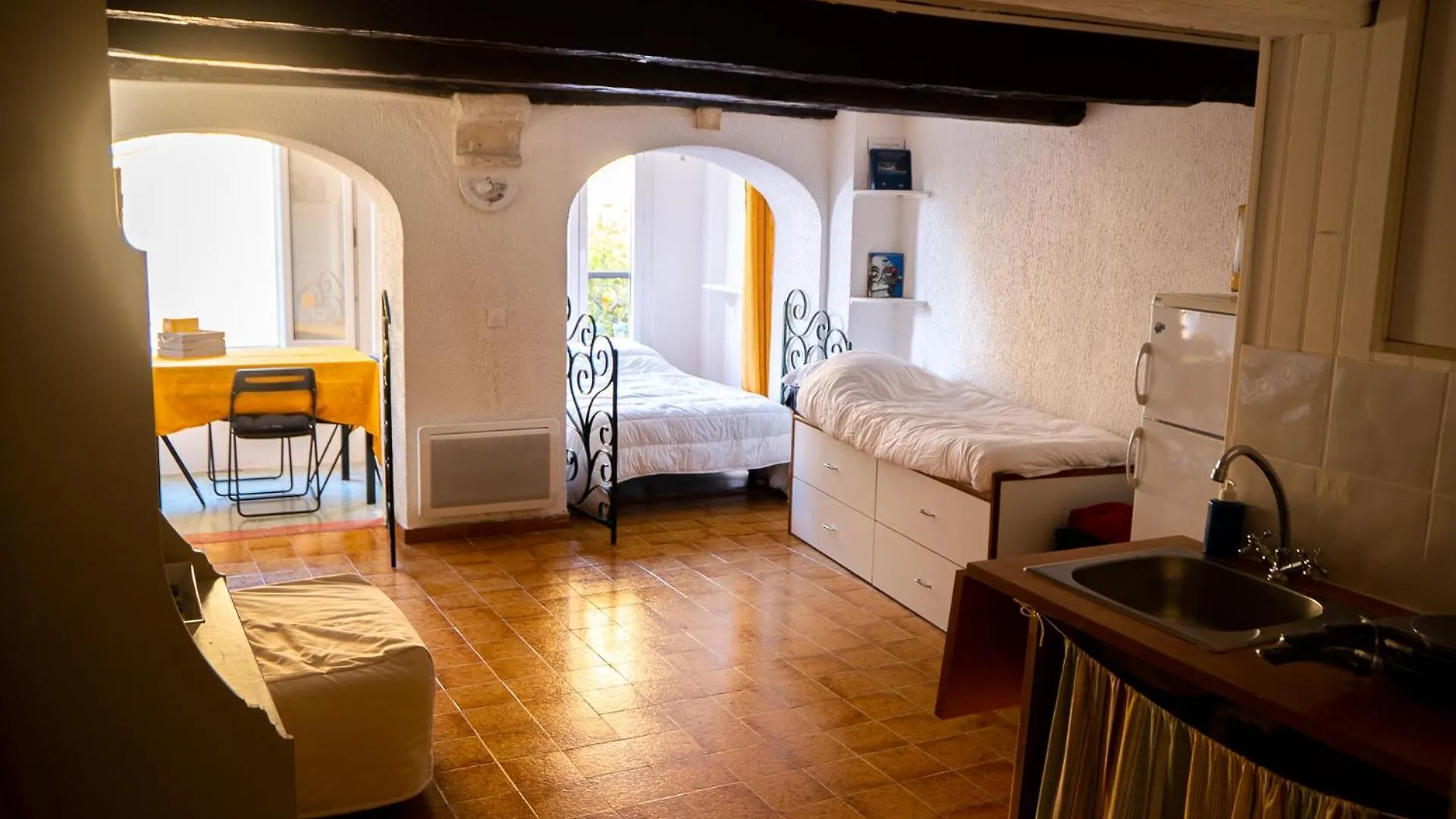 Vieux Menton Grand Studio Ensoleille Apartment